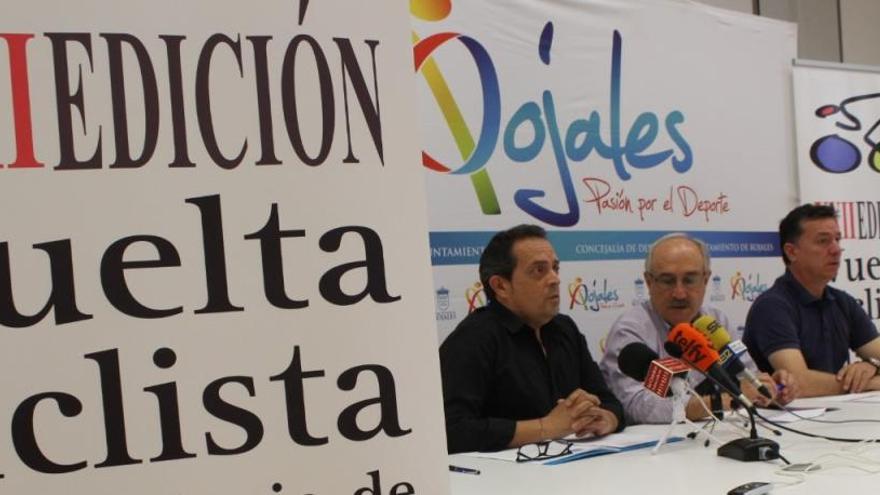 Un momento de la presentación de segunda etapa de la Vuelta a la provincia de Alicante que partirá de Rojales