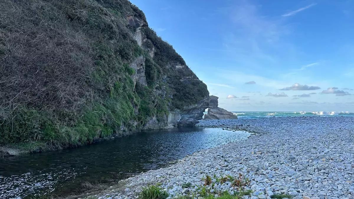 La playa de Valdés donde es posible viajar en el tiempo e imaginar la gran colisión que generó el continente Pangea