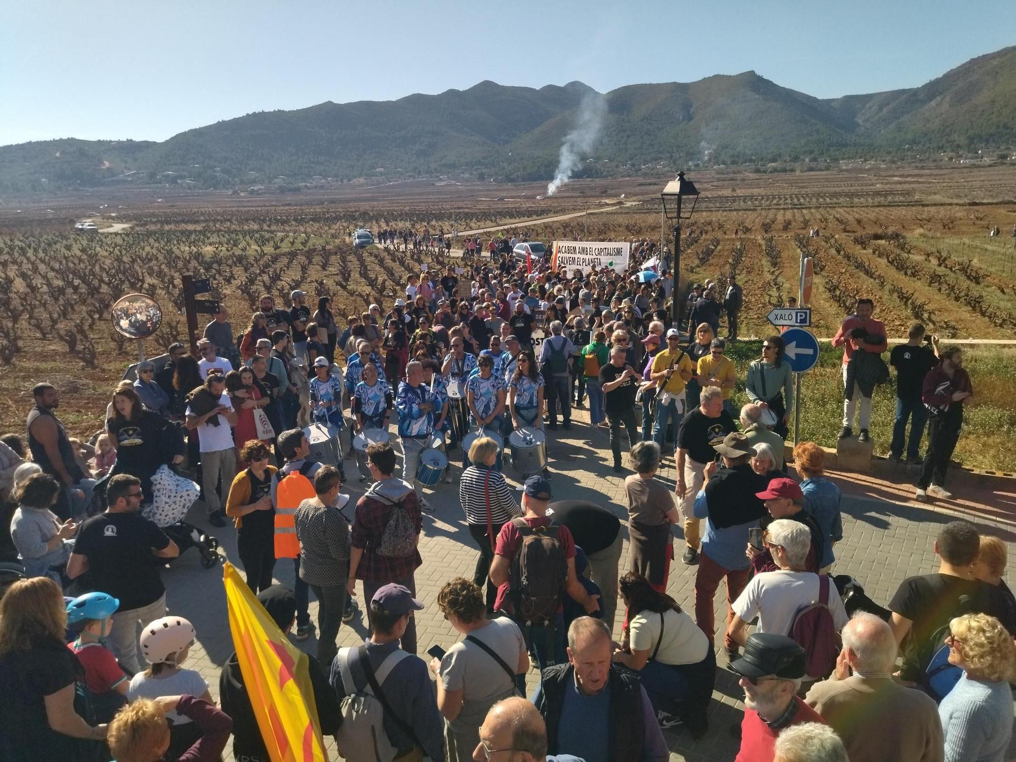 Así ha sido la masiva manifestación de Llíber contra el PAI de 488 casas (imágenes)