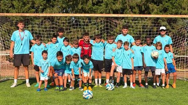Hasta 18 niños participaron durante la semana del 6 de julio en el campus de fútbol organizado por la UD Alfamén. | SERVICIO ESPECIAL