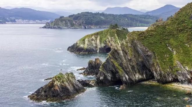 La cueva secreta que te llevará a uno de los balcones naturales, entre acantilados, más espectaculares de Galicia
