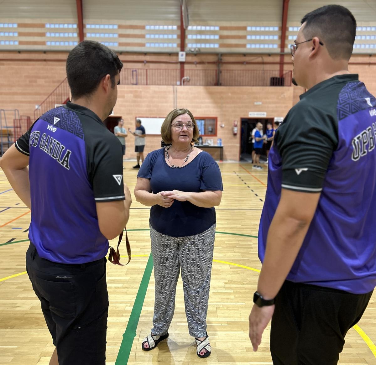 La presidenta con el técnico y el entrenador ayudante