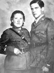 Con su marido, que falleció en la Batalla de Brunete a los cuatro meses de casarse. | INFORMACIÓN