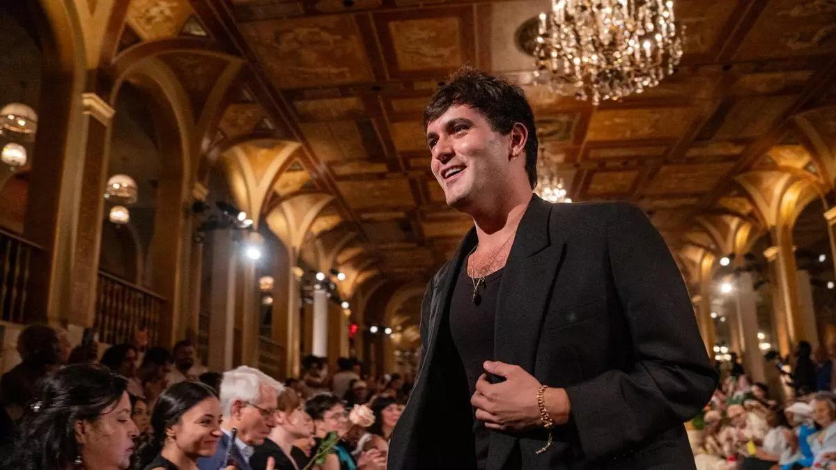 Palomo Spain saca su "instinto más carnal" en la pasarela de Nueva York, en septiembre de 2023.