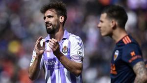 zentauroepp48367537 real valladolid s spanish midfielder borja fernandez applaud190604204110