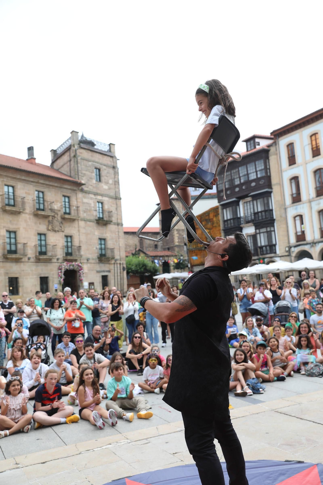 EN IMÁGENES: El comienzo del festival "AstuRisas"