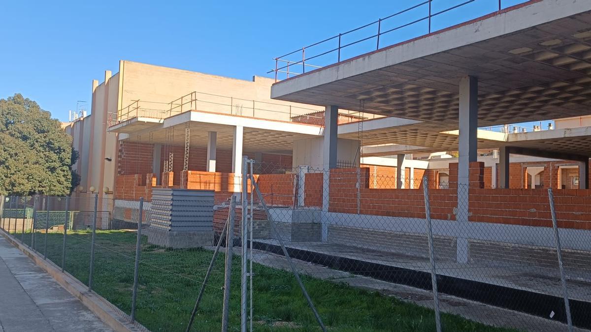 Obras en el centro polivalente.