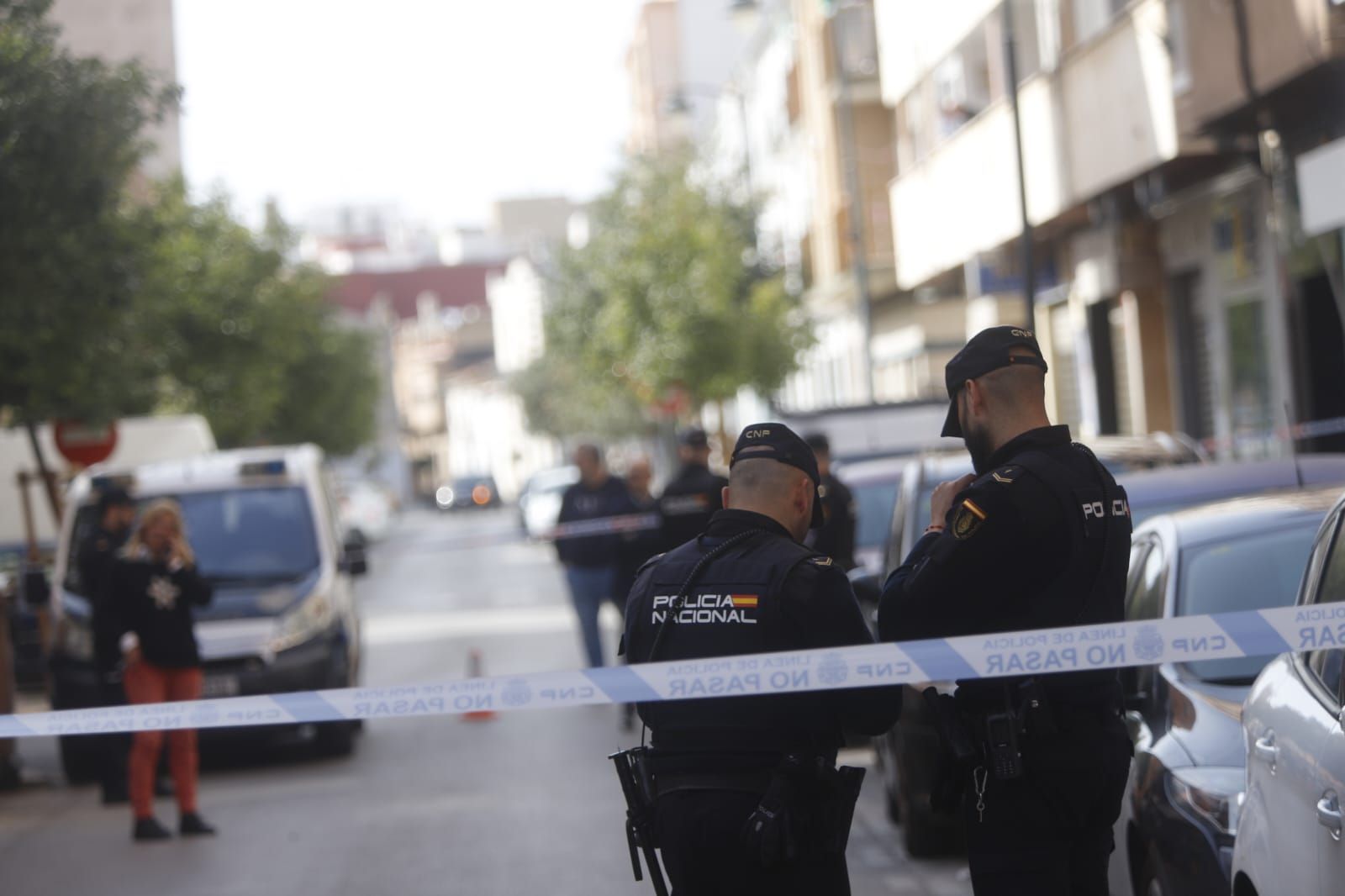 Un Hombre Armado Se Atrinchera En Un Piso De Alaquàs Levante Emv