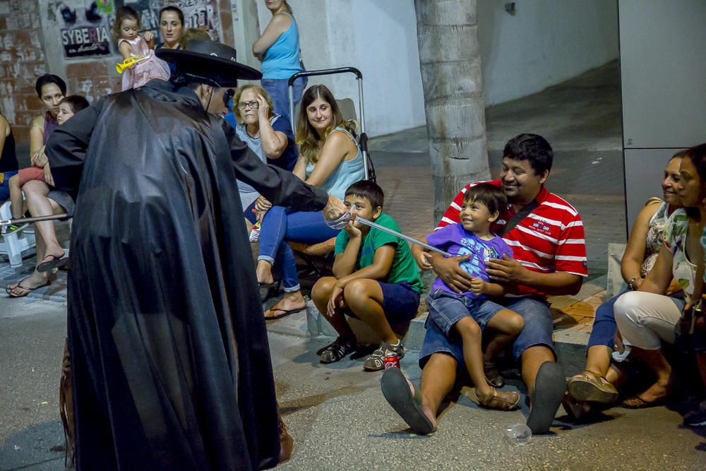 Una ola de color inunda las calles de La Nucía