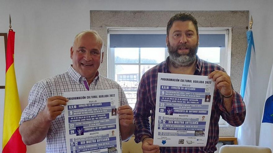 Luis Calvo y Óscar Val, con el cartel de la programación.