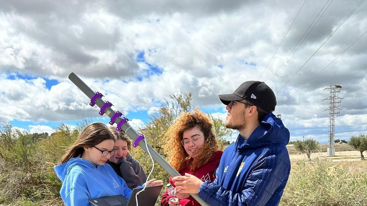 El IES Peñamayor de Nava lanza una sonda a la estratosfera