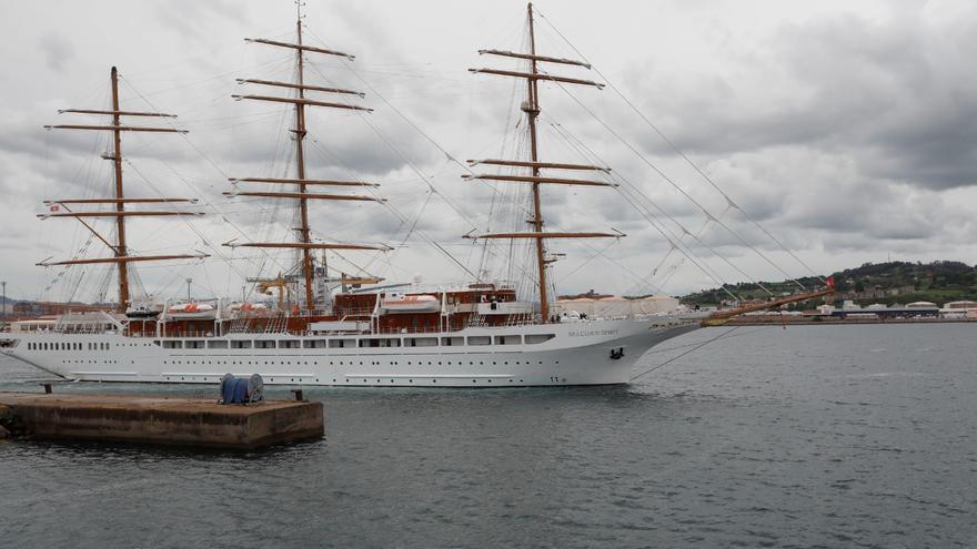Así es el “Sea Cloud Spirit”, el crucero de lujo que navega a vela y acaba de atracar en Gijón