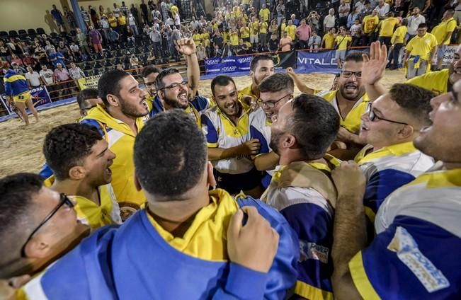 07/07/2017. ARUCAS. Final de la lucha corrida entre Unión Gáldar y Maninidra. Campeón el Club de Lucha Unión Gáldar.