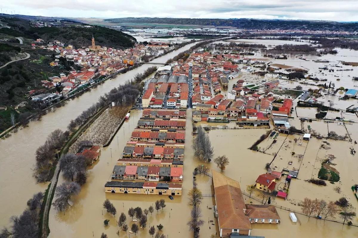La localidad navarra de Funes tras sufrir una inundación. EFE : Jesús Diges
