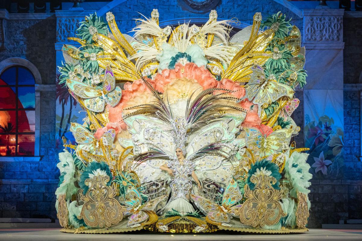 3. Leire García Santana, con la fantasía 'Confía', de Jorge González Santana, representando a Broker Mediterráneo Consulting Group