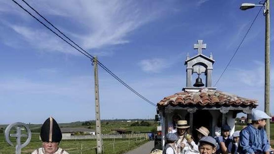 Las carrozas desfilan por San Isidro