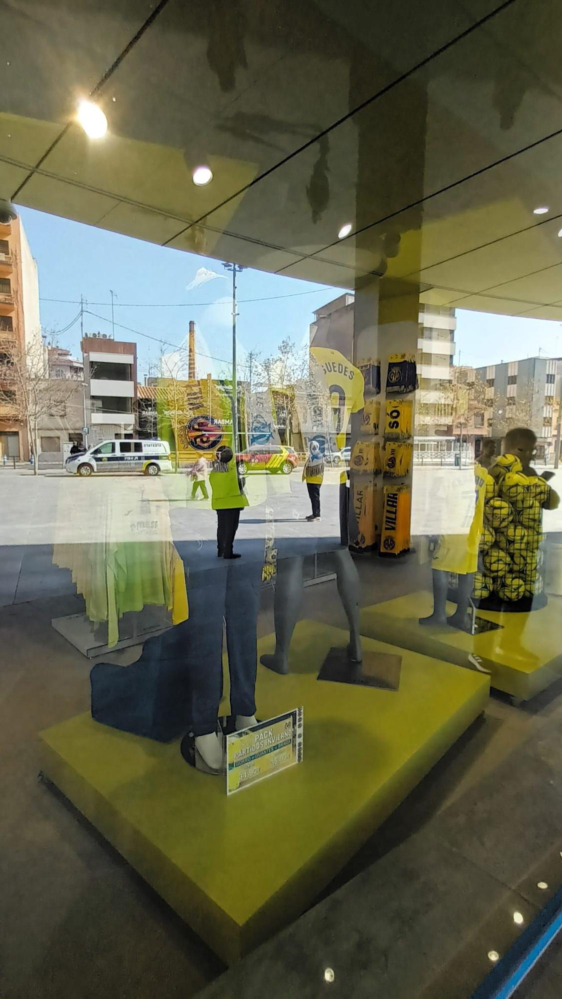 Ambiente matinal en el Estadio de la Cerámica en la previa del Villarreal-Olympique