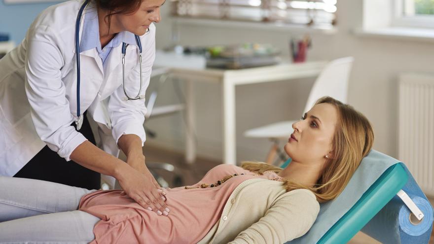 En quin moment les nenes han de fer la primera visita al ginecòleg?