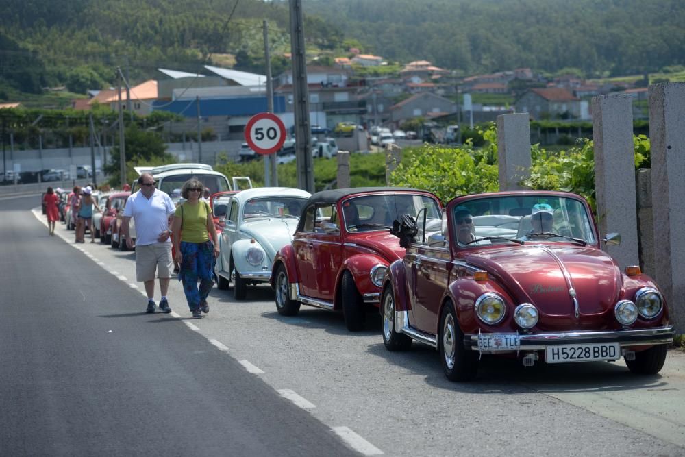 Los aficionados al Escarabajo muestran sus "tesoro