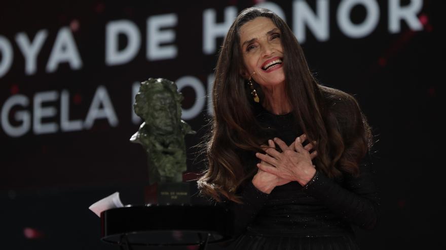 La actriz Ángela Molina recibe el Goya de Honor.