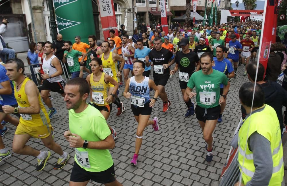 La carrera Vigo +11 llena la ciudad de deporte