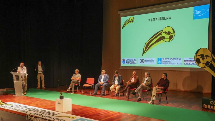 La Copa Ribadumia o la pasión por el fútbol base en A Senra