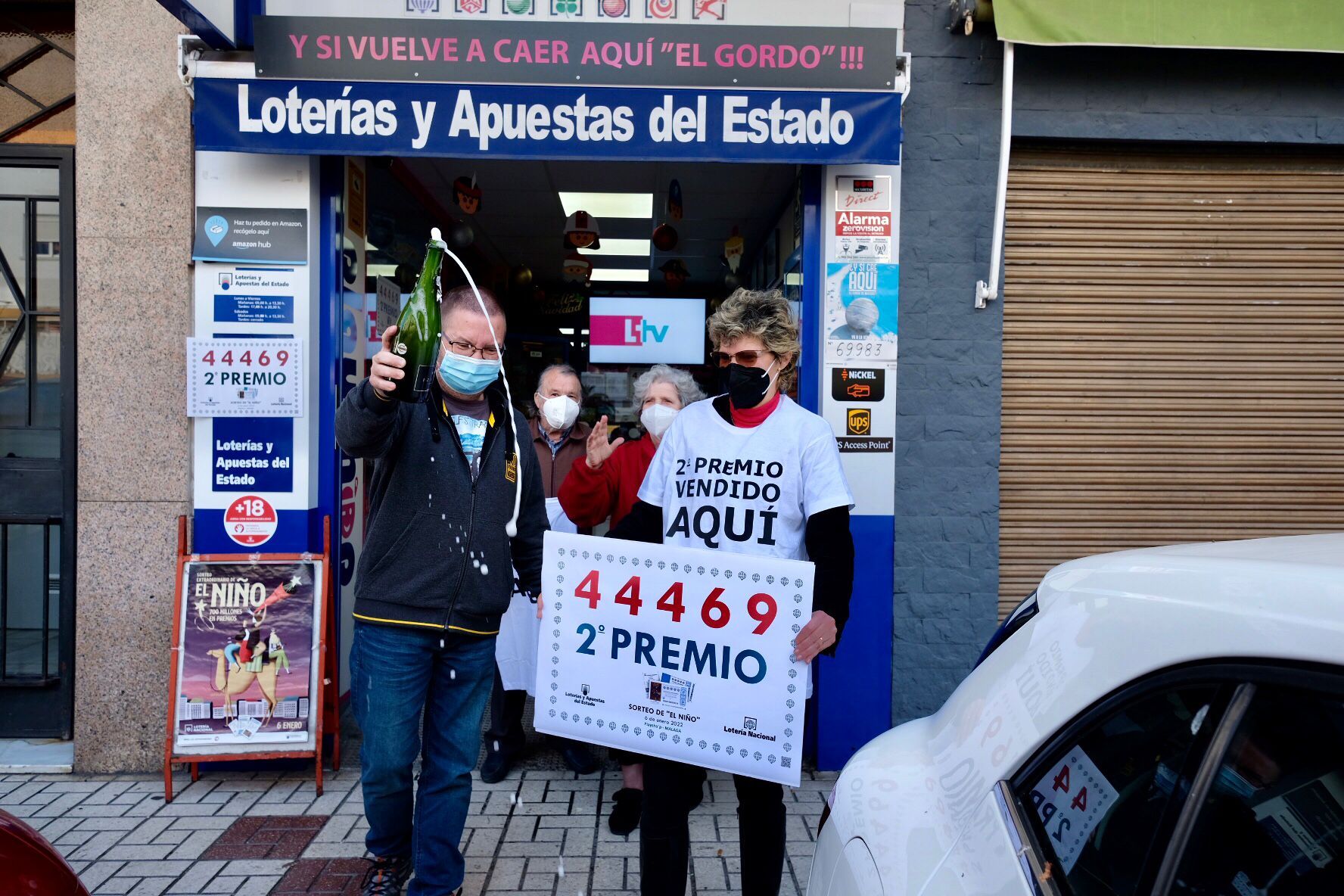 La suerte de 'El Niño' llega a Málaga con el segundo y tercer premio