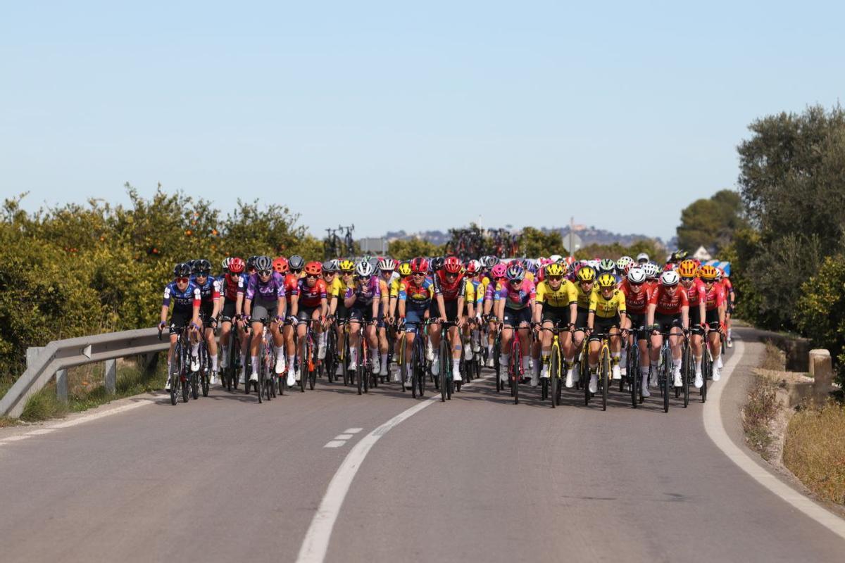 El pelotón ya está en marcha