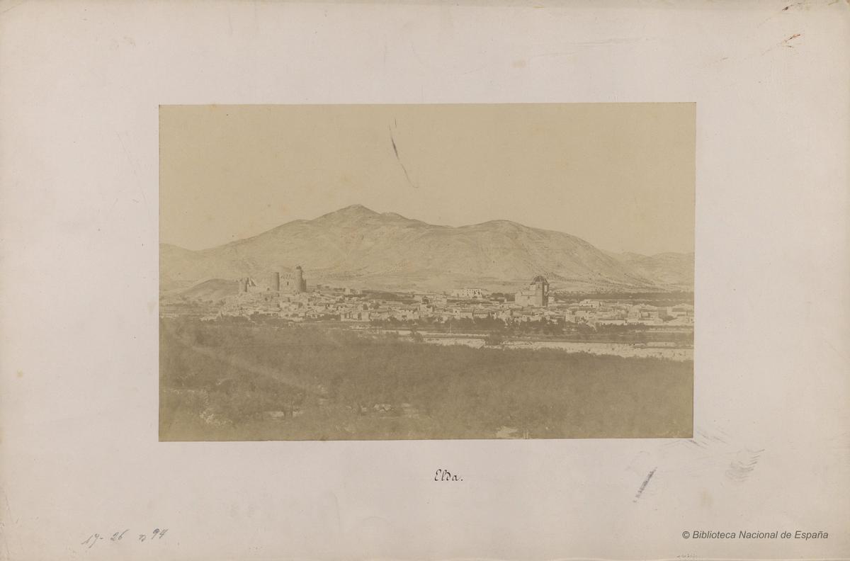 Castillo de Elda y la Parroquia de Santa Ana