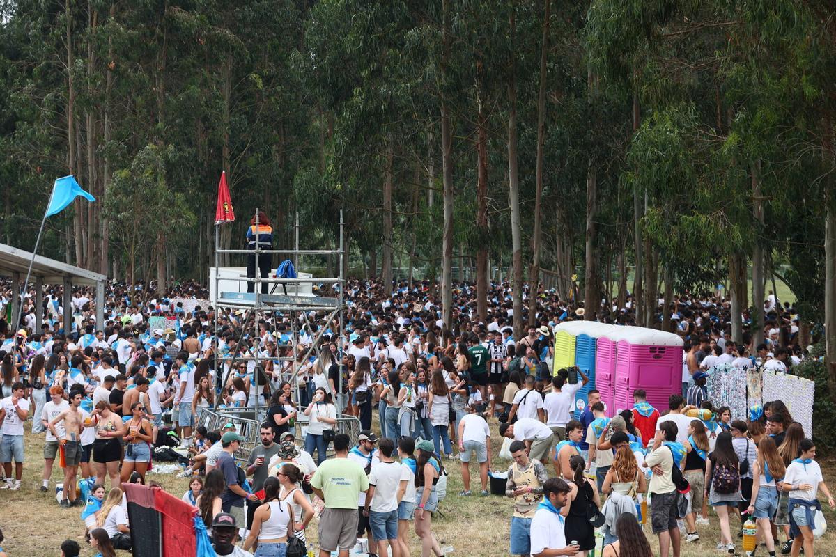 Miles de romeros toman el prao Salcéu en Pravia para celebrar el Xiringüelu Miles de romeros toman el prao Salcéu en Pravia para celebrar el Xiringüelu