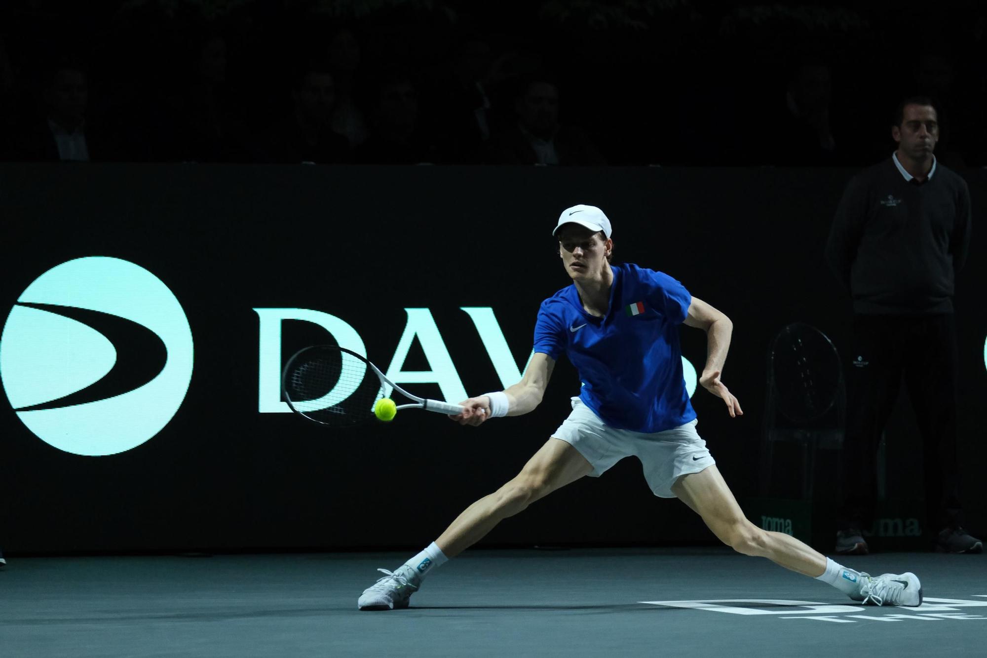 Sinner - De Miñaur, en el segundo partido de la final de la Copa Davis 2023.