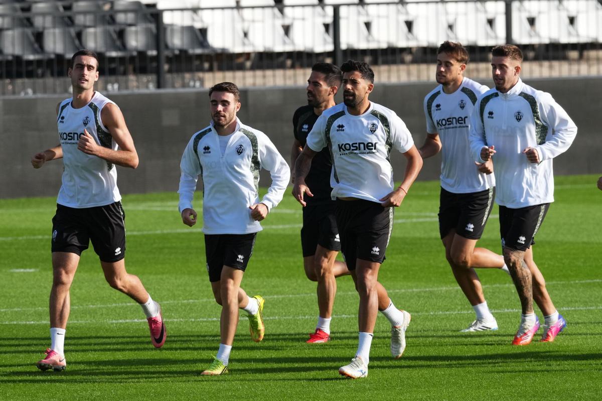 Galería | El CD Castellón entrena en el SkyFi Castalia antes de recibir al Sporting