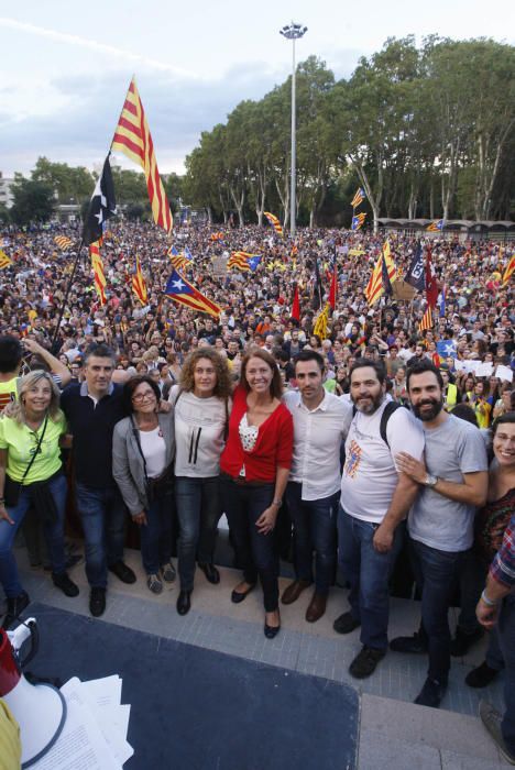 Manifestació històrica a Girona per rebutjar la violència policial l'1-O