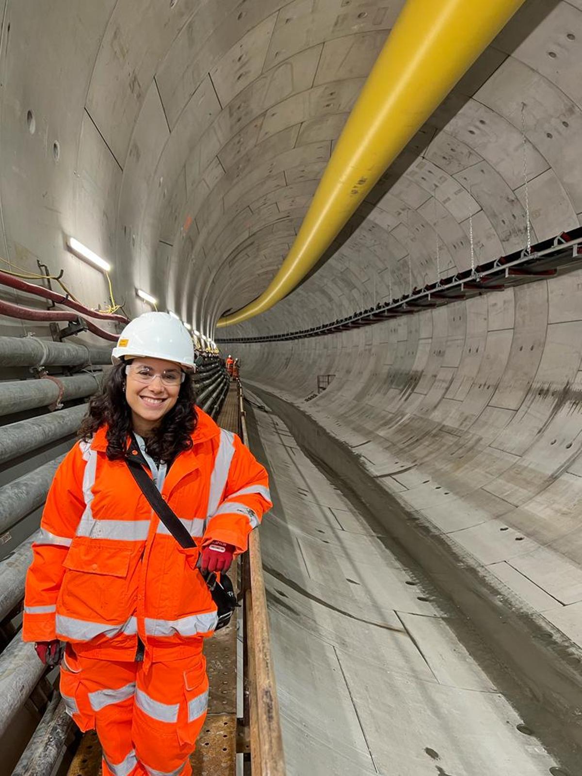 Ana Méndez, en el interior del túnel durante la construcción.