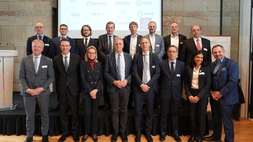 Moeve y Enagás se alían con gigantes de la industria europea para blindar el futuro del faraónico H2Med
