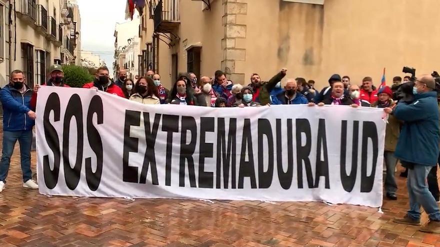 Aficionados durante la manifestación.