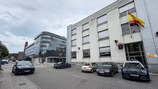Asalta una gasolinera y atraca un hotel de Langreo con los calzoncillos en la cabeza para no ser reconocido
