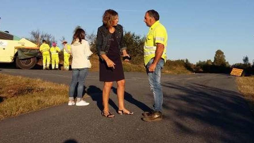 Belén Cachafeiro visitó ayer las obras en A Mámoa..