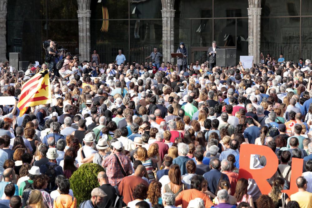 Ripoll fa un pas endavant i clama per la pau i contra el terrorisme