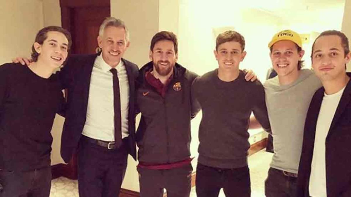 Lineker, junto a sus hijos, se fotografió con Messi