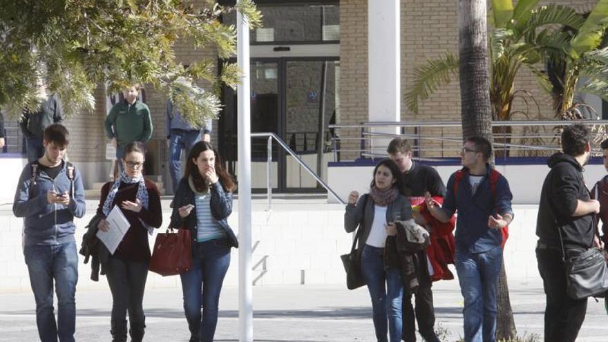 Ni uno de los 15.000 alumnos de  la UJI pide un préstamo-matrícula