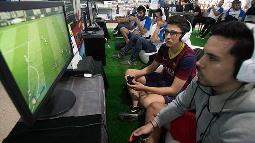 ¿Eres &quot;fifero&quot;? Participa en el torneo de FIFA 18 y gana increíbles premios