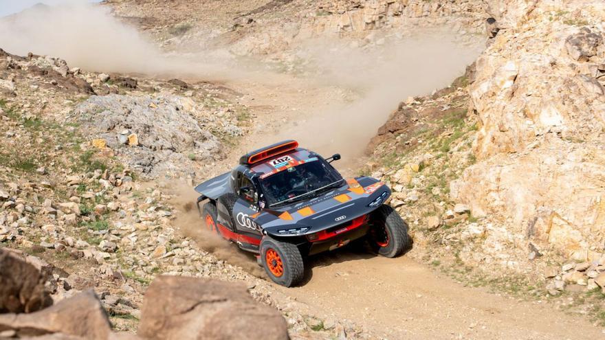 Carlos Sainz s’endú la primera etapa del Dakar