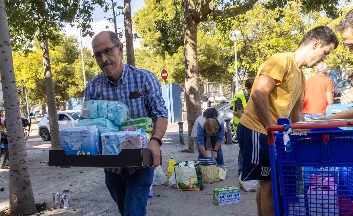 El empuje solidario en Alicante llena el Centro de Tecnificación con ayuda para los afectados por la DANA en Valencia