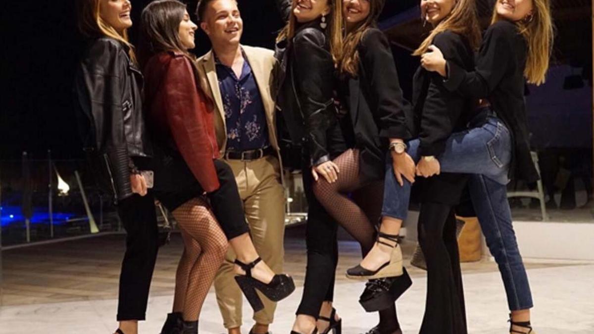 Laura Escanes y amigos en la despedida de soltera de la modelo