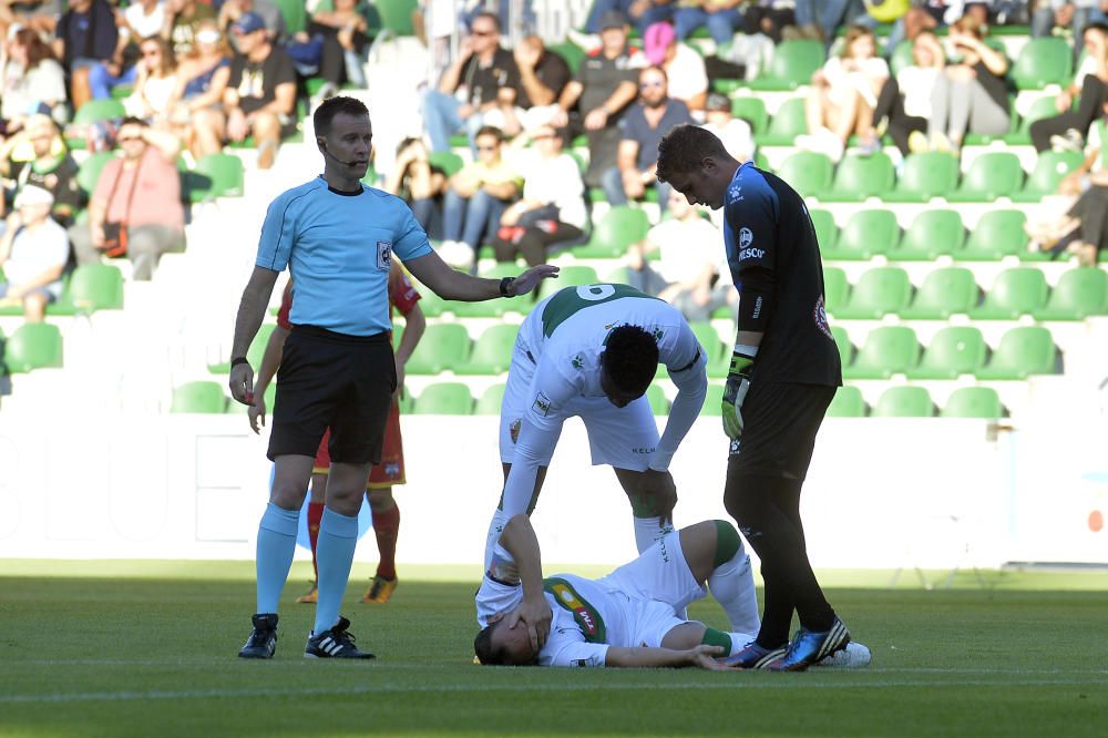 El Elche se muestra espeso y sin ideas ante el Alcoyano.