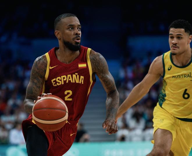 Lorenzo Brown en el partido de baloncesto entre Australia y España de los Juegos Olímpicos de París 2024.