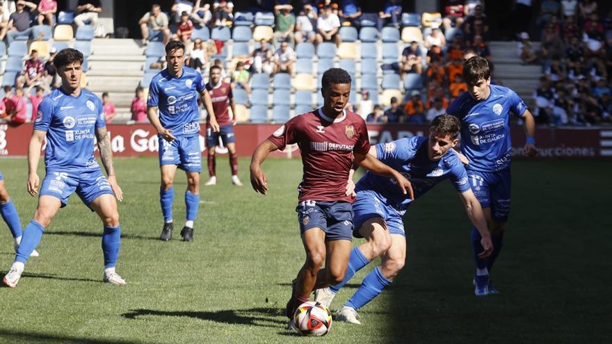 El Ourense hunde las opciones de ascenso directo del Pontevedra en Pasarón (0-2)