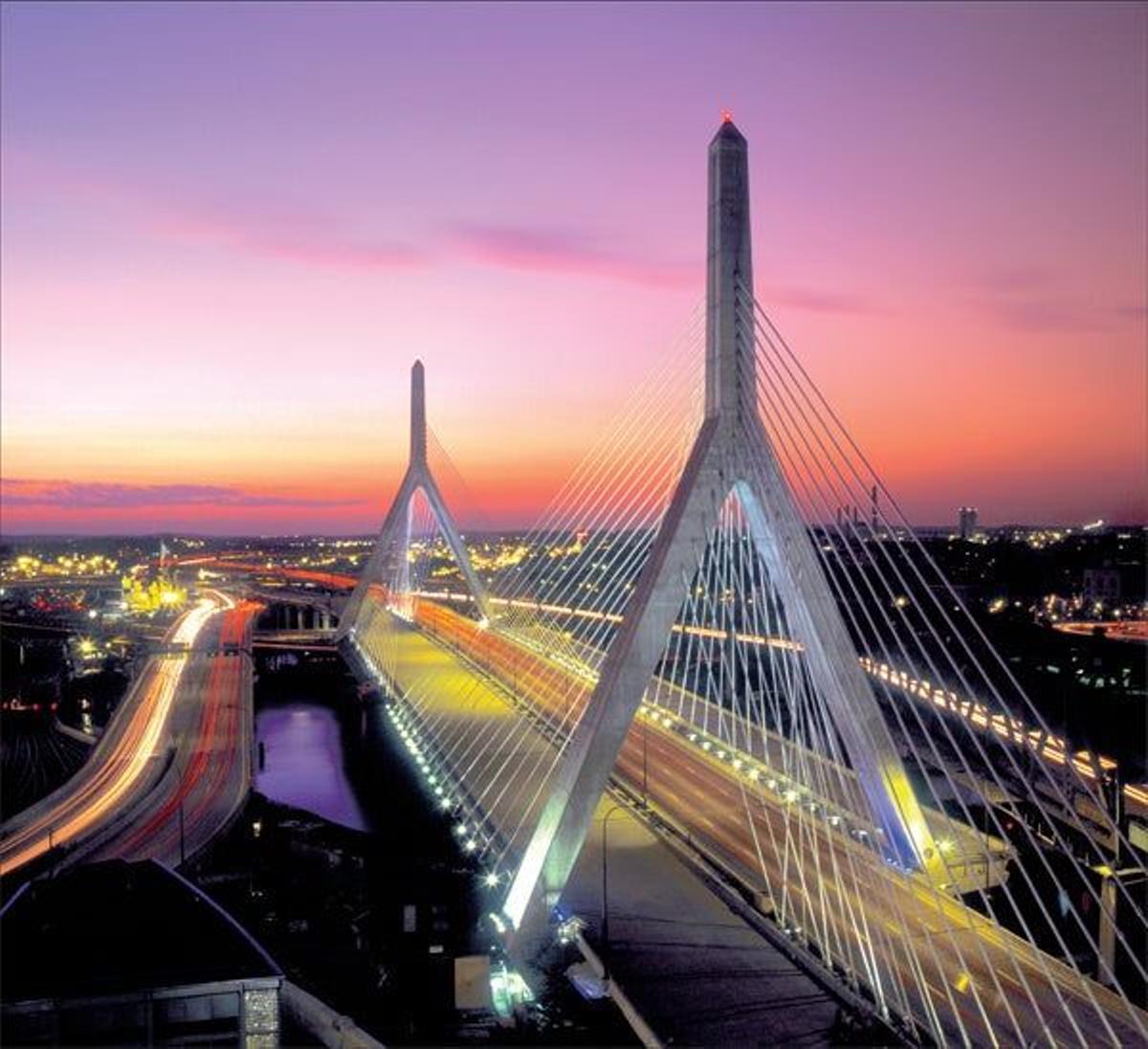 En Boston se leyó la
"Declaración de la
Independencia" en 1776.
En la imagen, anochecer
en el