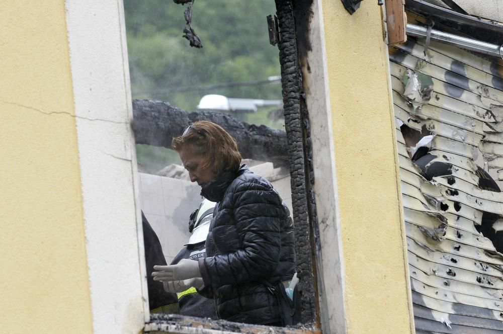 Fallece un hombre en un incendio en una casa de La Xerra, en Laviana